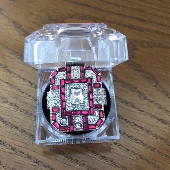 Beautiful ring - Picture 2 of 6